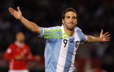 kaiyun|詹姆斯关键三分定军心，里夫斯三分雨砍25分助湖人取胜