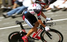 kaiyun_东亚杯激战，李东炅世界波定胜局，谢文能伤退，中国队零比三不敌韩国