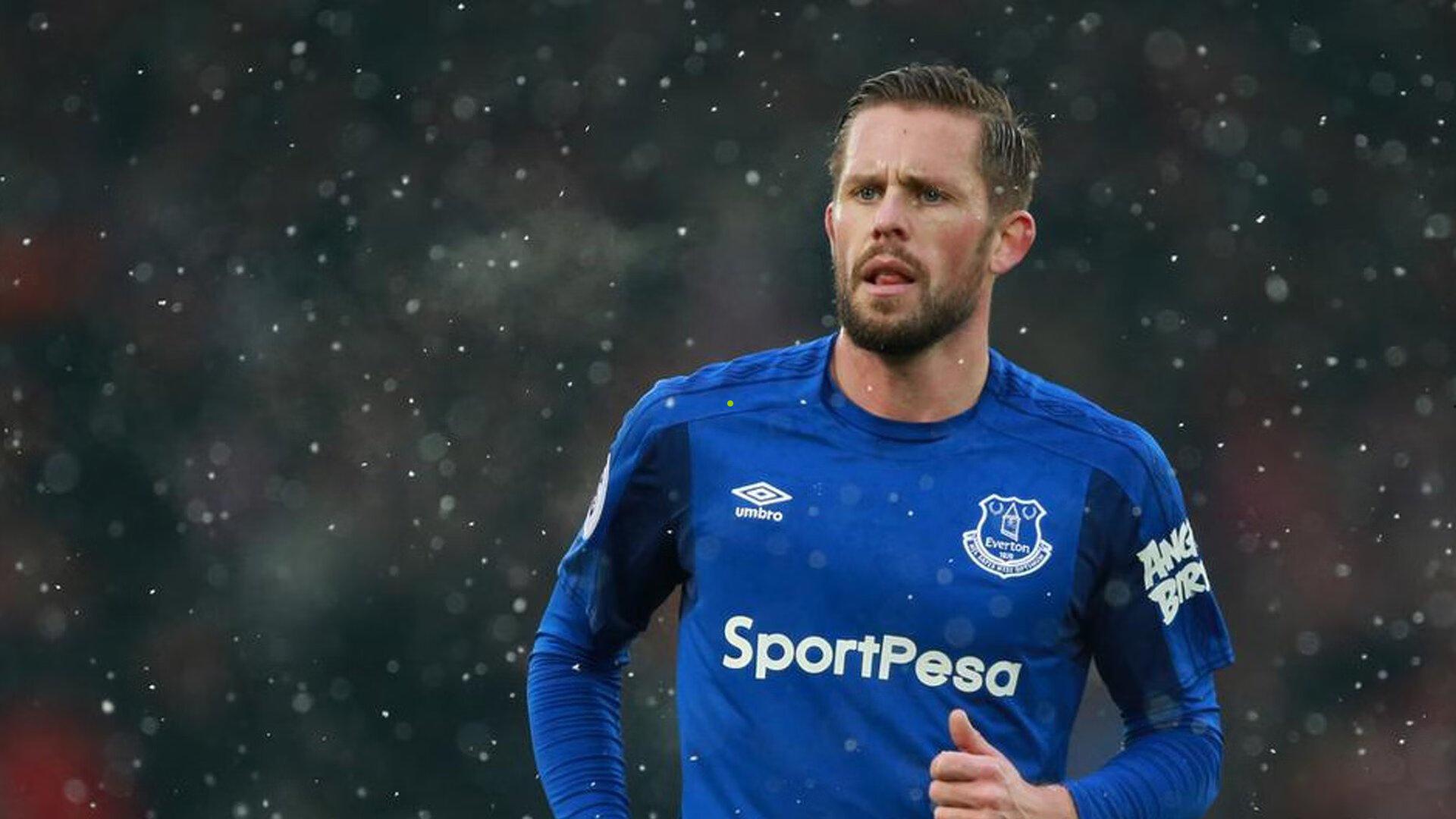 曼城后防临战警报，阿坎吉突发流感缺席训练，欧冠关键战前景蒙阴影